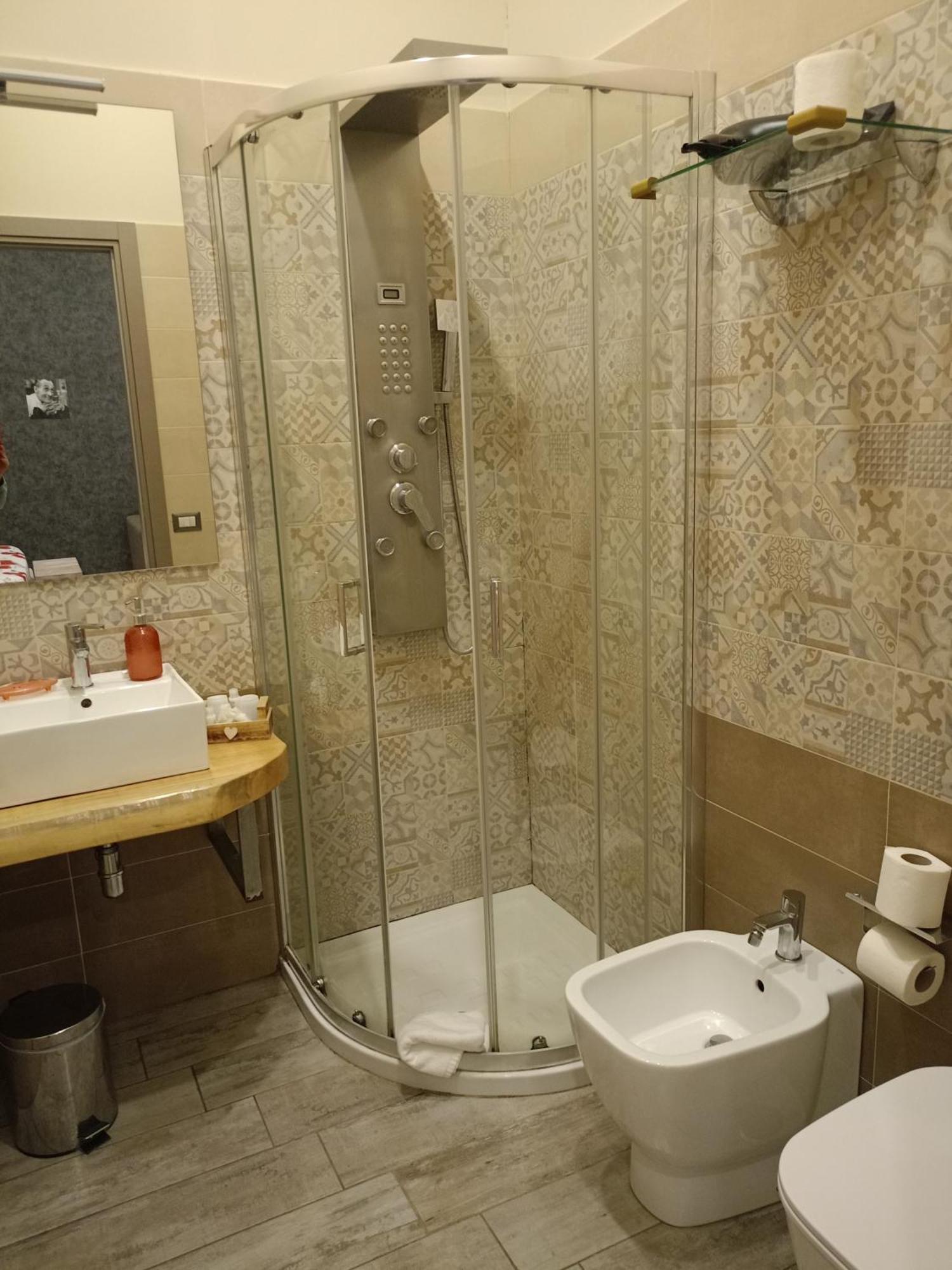 Artisti Bed&Dreams Bed & Breakfast Наполи Екстериор снимка