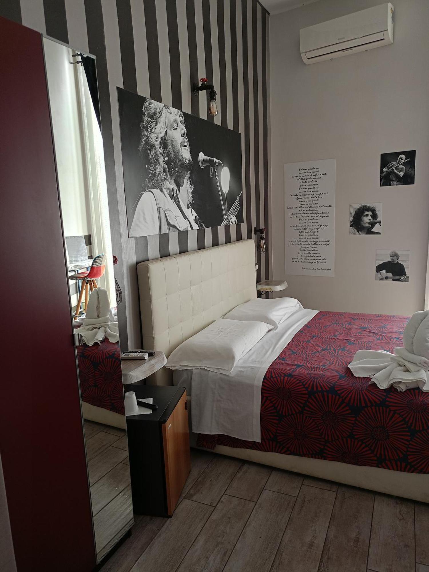 Artisti Bed&Dreams Bed & Breakfast Наполи Екстериор снимка