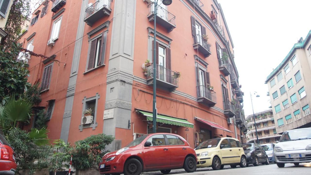 Artisti Bed&Dreams Bed & Breakfast Наполи Екстериор снимка