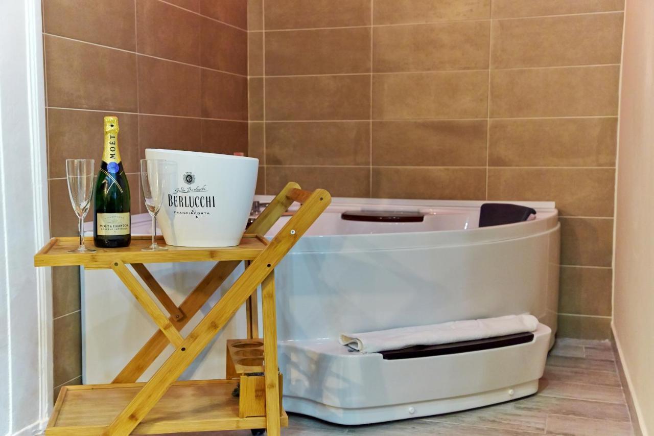 Artisti Bed&Dreams Bed & Breakfast Наполи Екстериор снимка